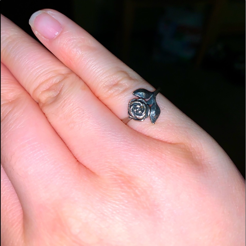 James Avery small rose ring 💍🌹